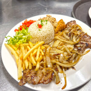 Bife acebolado